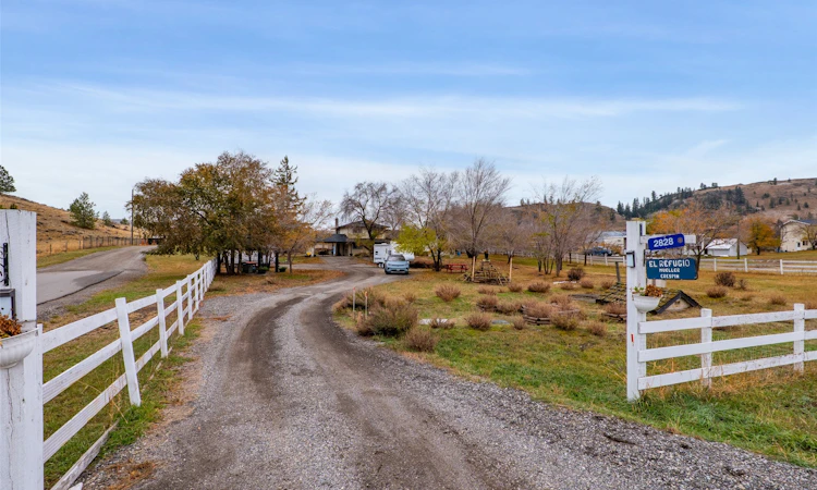 2828 Long Lake Road