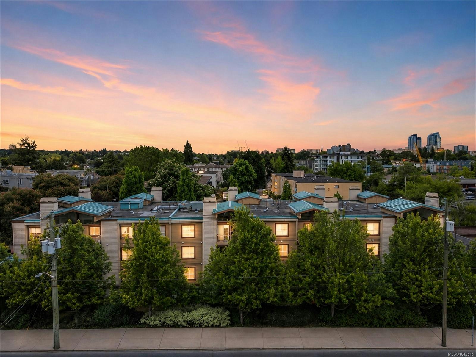 204-1055 Hillside Avenue, Victoria, BC, V8T 2A4
