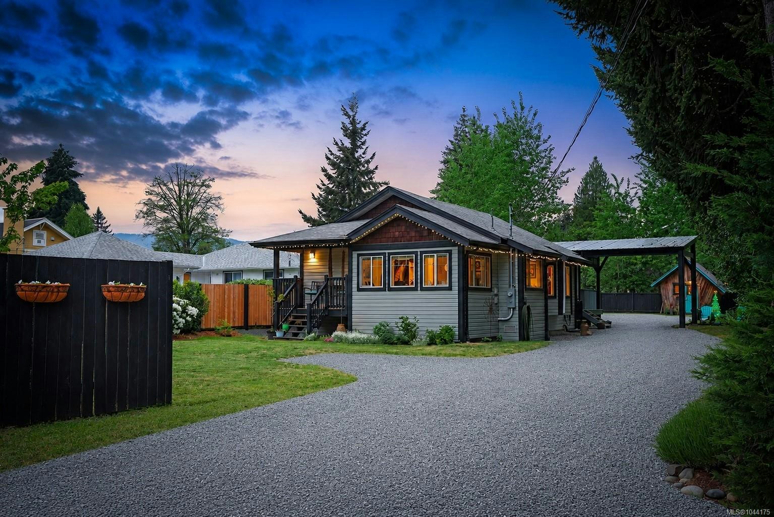 4680 Cumberland Road, Cumberland, BC, V0R 1S0