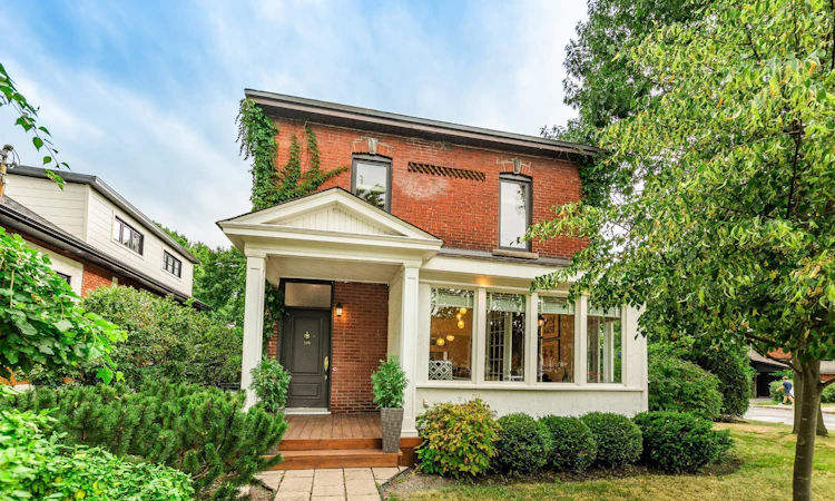 109 Du Prince Arthur Rue