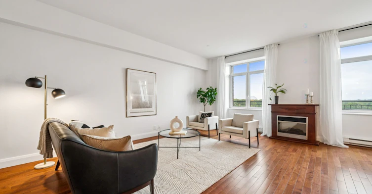 910-1000 De La Commune Rue E, Montréal, QC, H2L 5C1 - 9