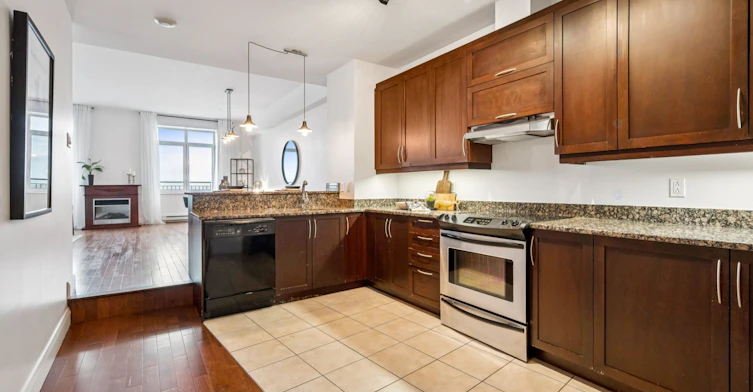 910-1000 De La Commune Rue E, Montréal, QC, H2L 5C1 - 3