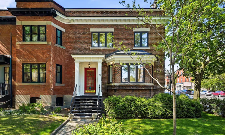 398 Roslyn Avenue