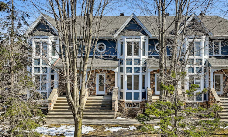 102-112 De Bromont Boulevard
