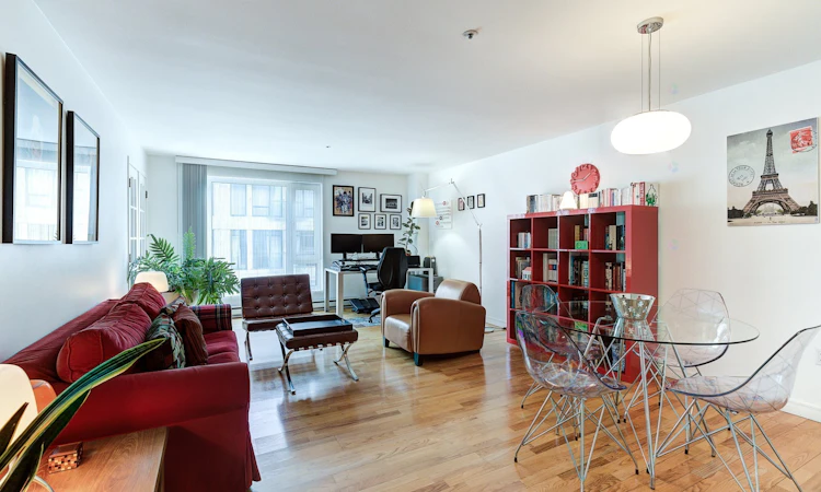 130-329 Notre Dame Rue E