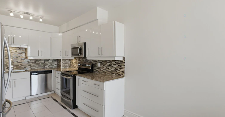 323-575 Glengarry Avenue, Mont-Royal, QC, H3R 1B3 - 11