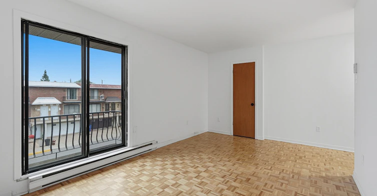 10382 Marcelin Wilson Avenue, Montréal, QC, H4N 2X3 - 4