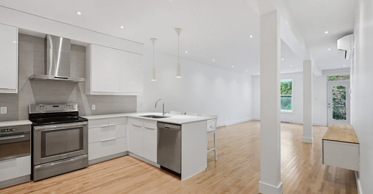 6652 Clark Rue, Montréal, QC, H2S 1P2 - 7
