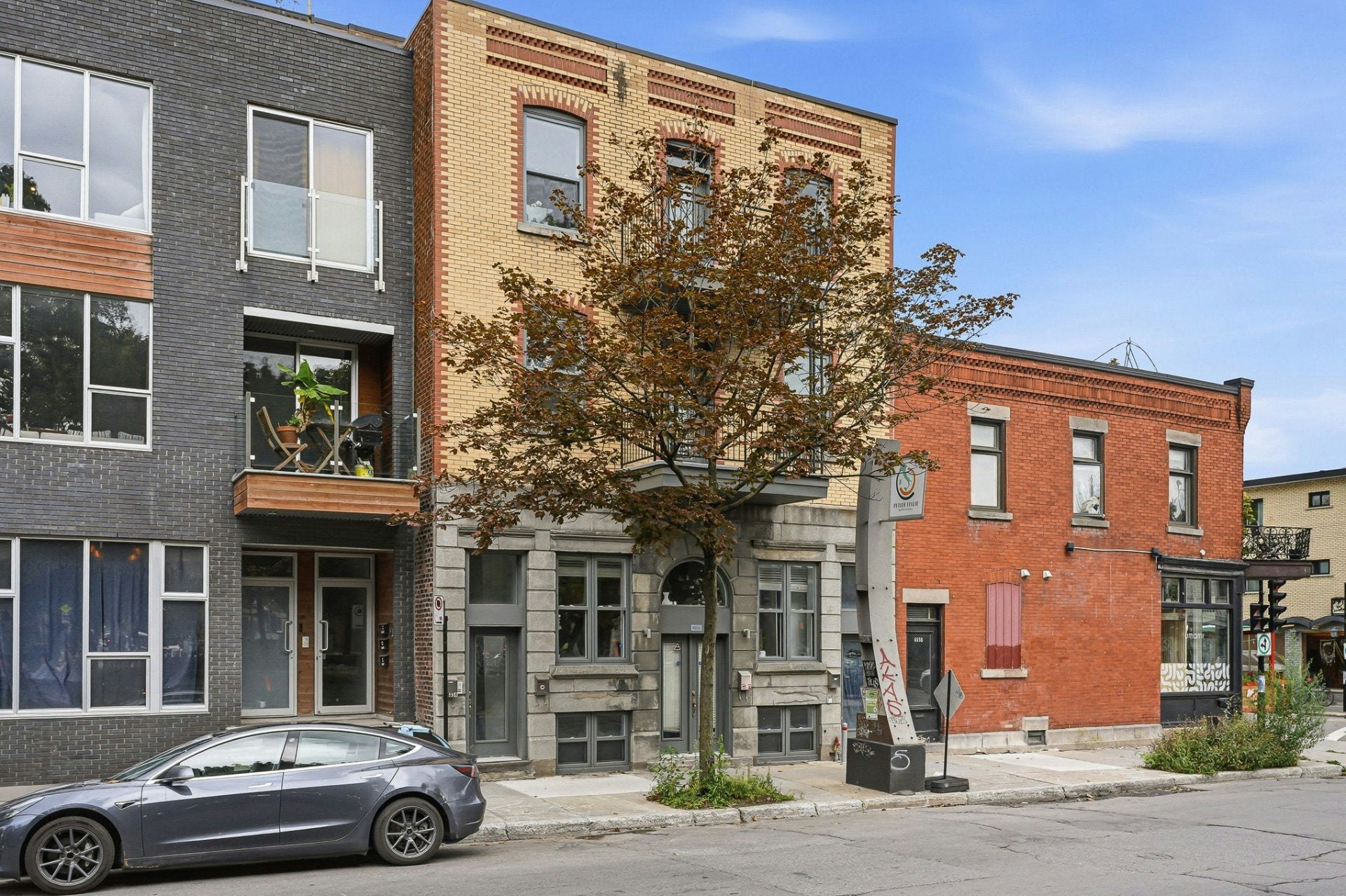 6652 Clark Rue, Montréal, QC, H2S 1P2 - 2