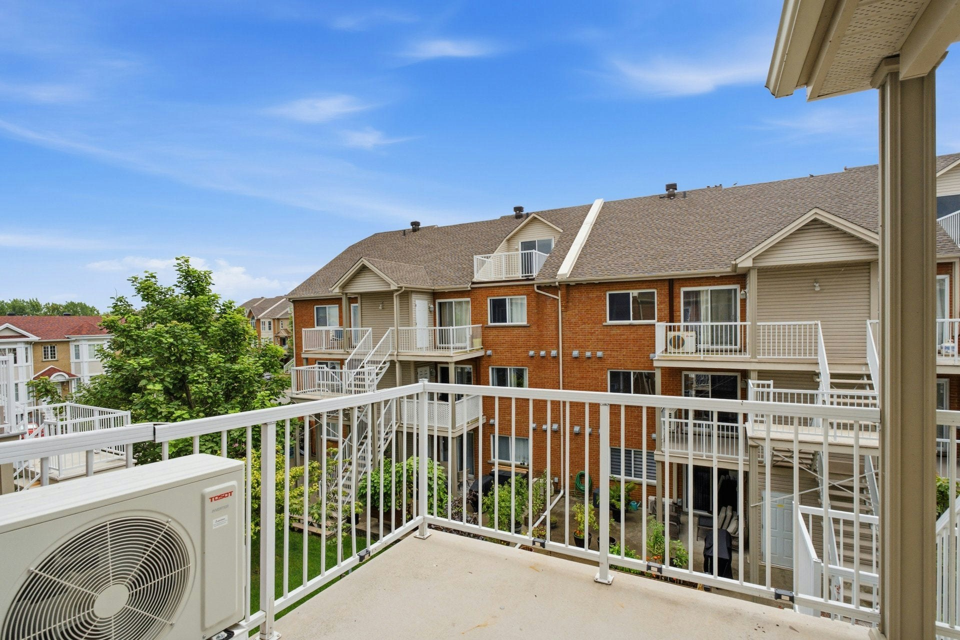 9428 Riverin Rue, Brossard, QC, J4X 3A6 - 10