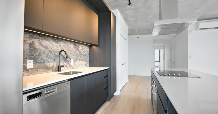 910-2141 Léger Rue, Montréal, QC, H8N 0J8 - 8
