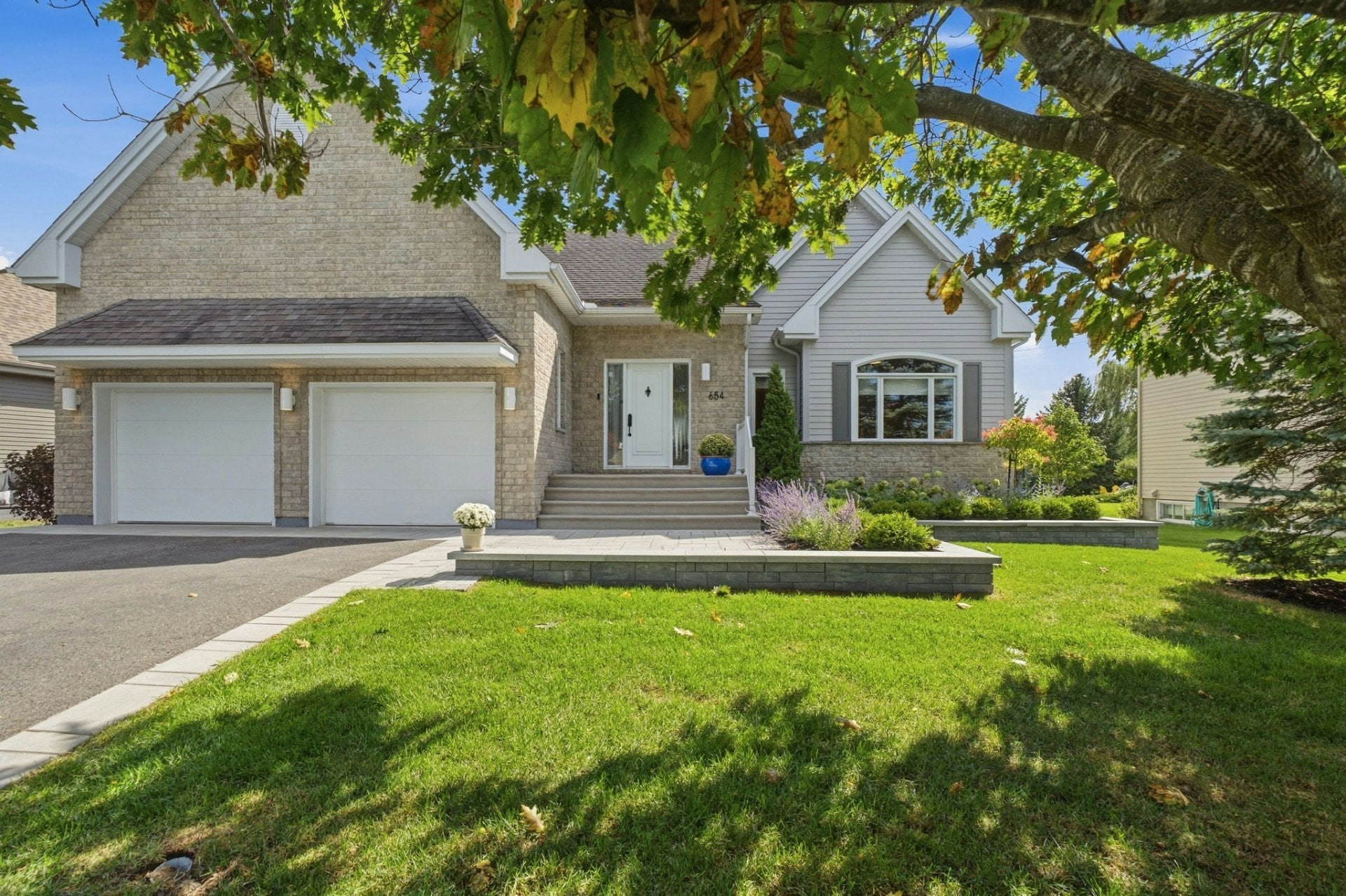 654 Du Charpentier Rue, Bromont, QC, J2L 0B3