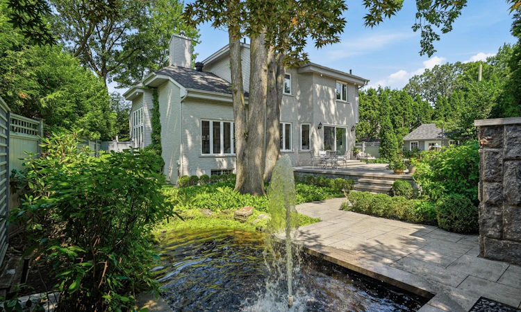462 Maple Rue