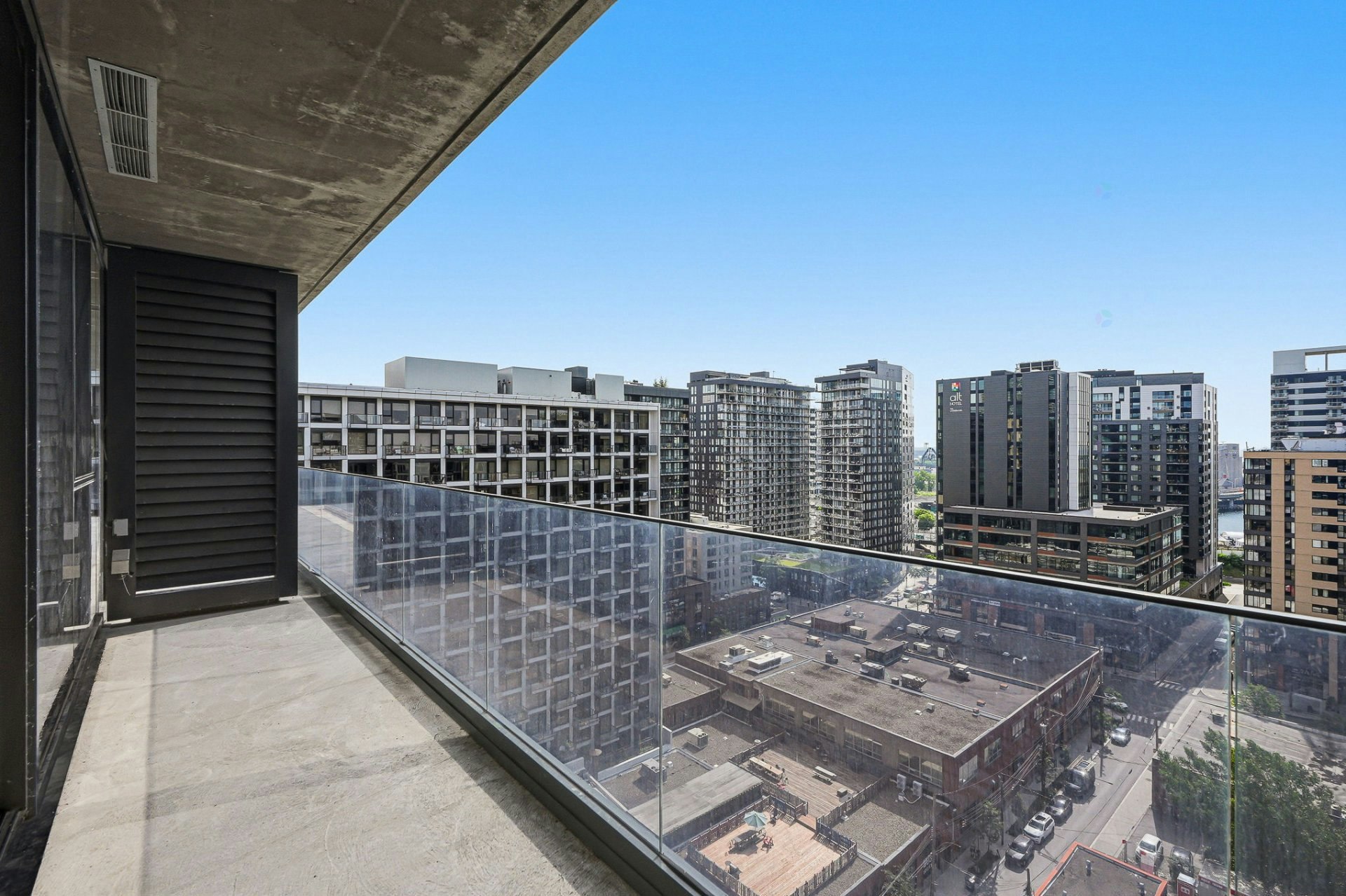 1605-242 Young Rue, Montréal, QC, H3C 2E9 - 15