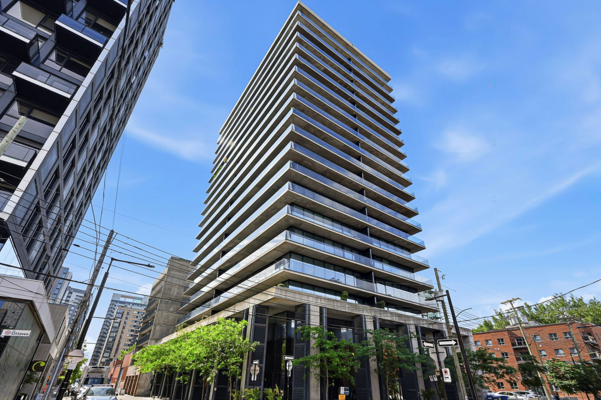 1605-242 Young Rue, Montréal, QC, H3C 2E9