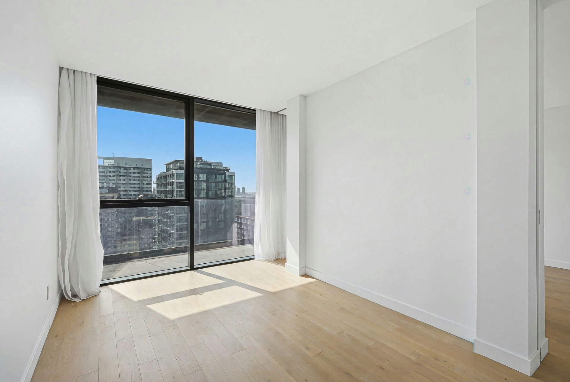 1605-242 Young Rue, Montréal, QC, H3C 2E9 - 10