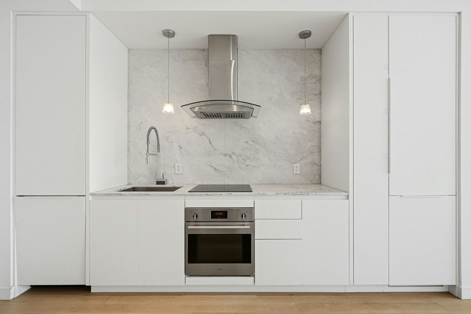 1605-242 Young Rue, Montréal, QC, H3C 2E9 - 6