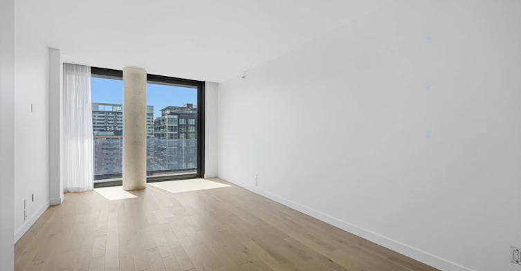 1605-242 Young Rue, Montréal, QC, H3C 2E9 - 7