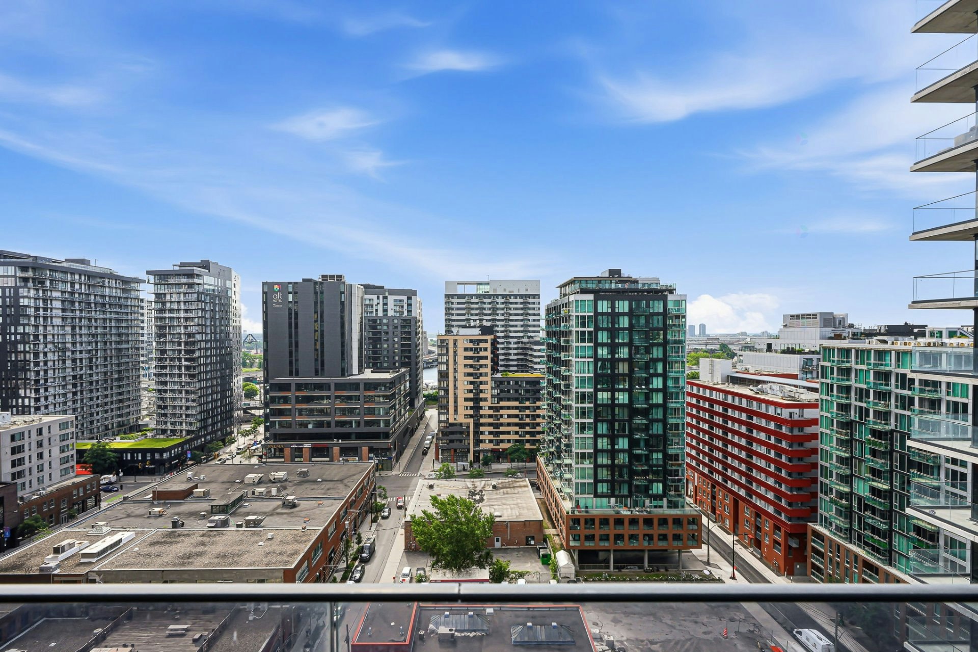 1605-242 Young Rue, Montréal, QC, H3C 2E9 - 16