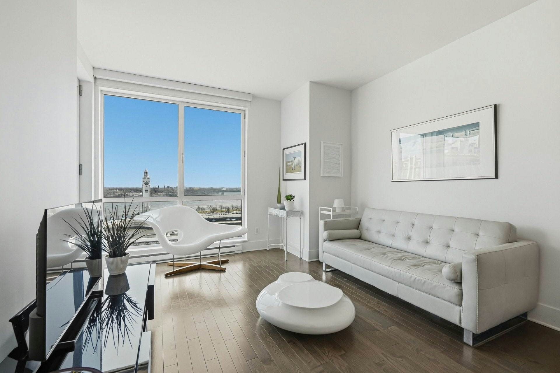 612-901 De La Commune Rue E, Montréal, QC, H2L 0E2