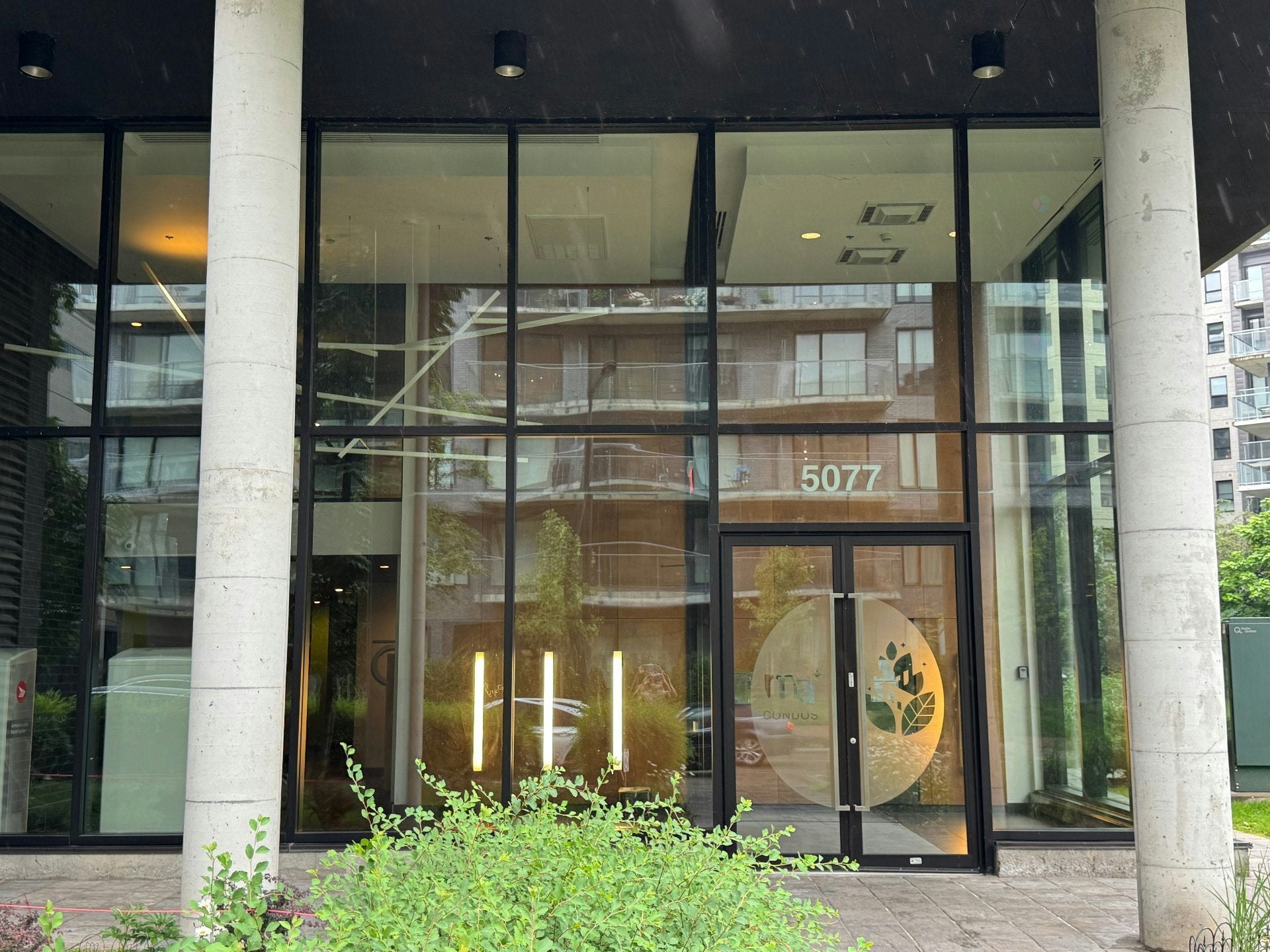 515-5077 Paré Rue, Montréal, QC, H4P 1P4 - 2