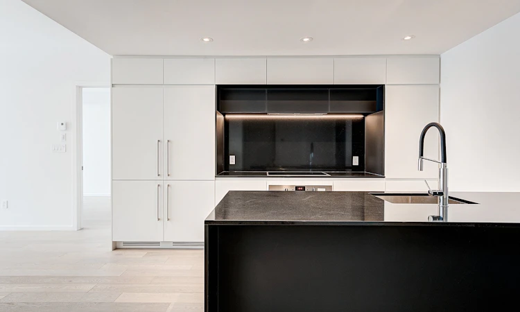 624-1616 Des Bassins Rue