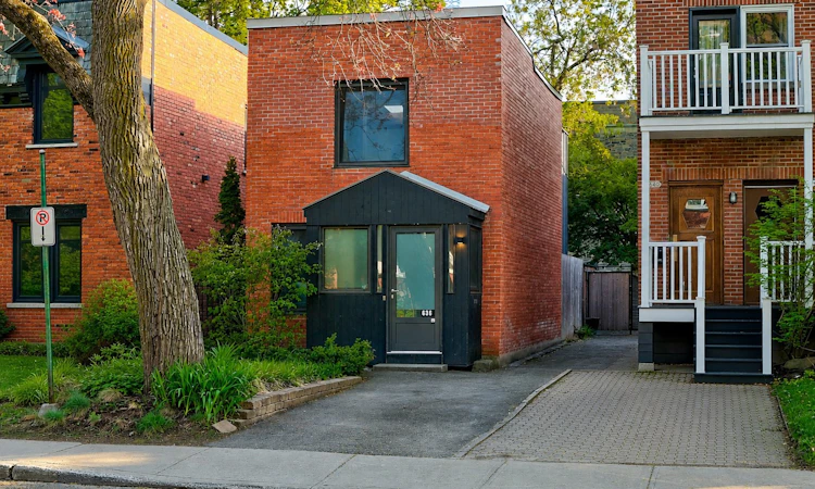 636 Wiseman Avenue