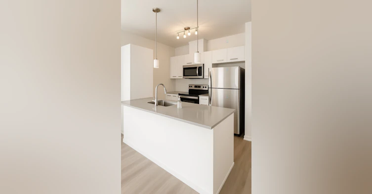 201-9660 William Fleming Rue, Montréal, QC, H8R 0C6 - 3