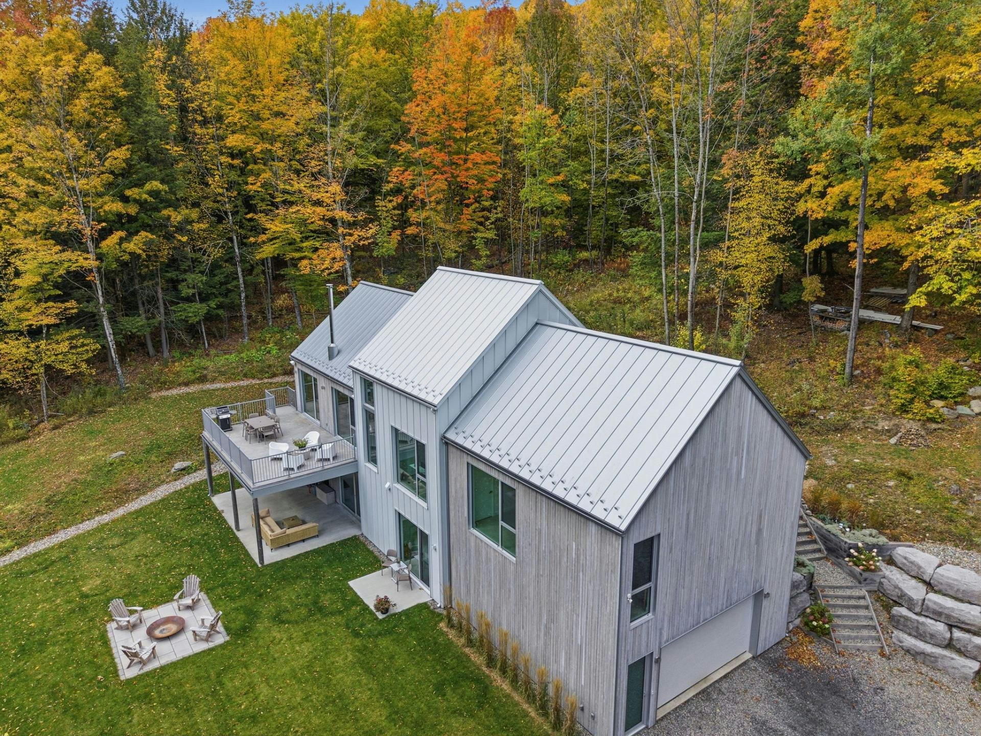 4 Knowlton Rue, Bromont, QC, J2L 3G9