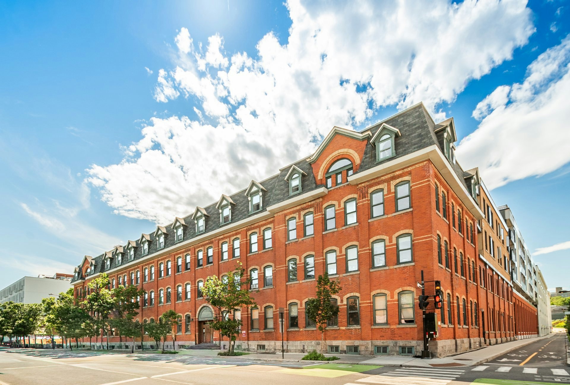 313-3601 St Jacques Rue, Montréal, QC, H4C 3N4