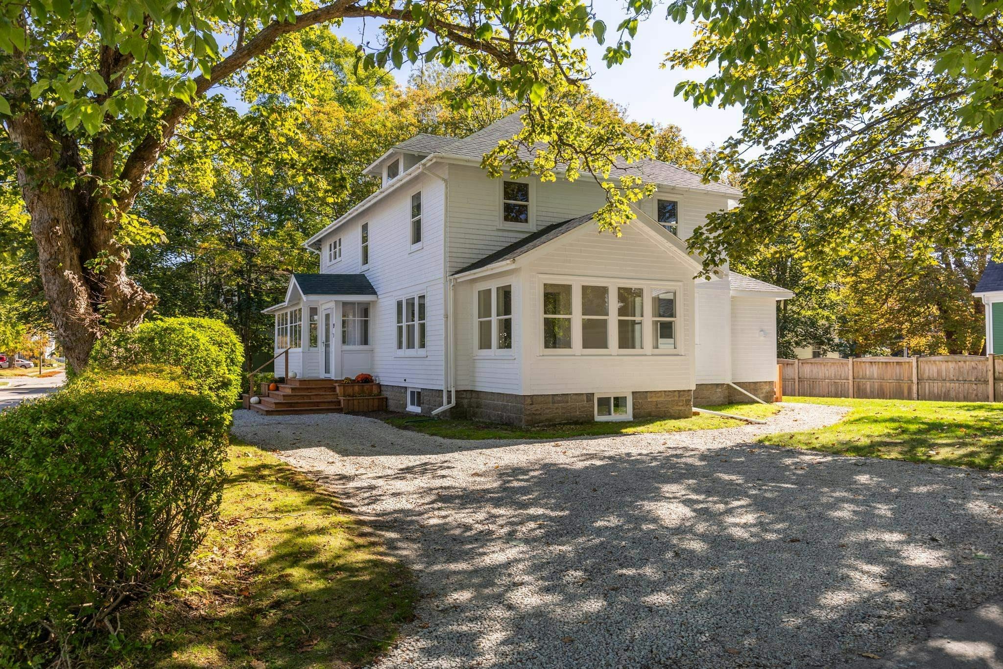 19 Cumberland Street, Yarmouth, NS, B5A 5K4