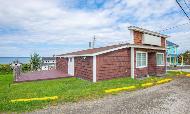 4C-3485 1 Highway Lot