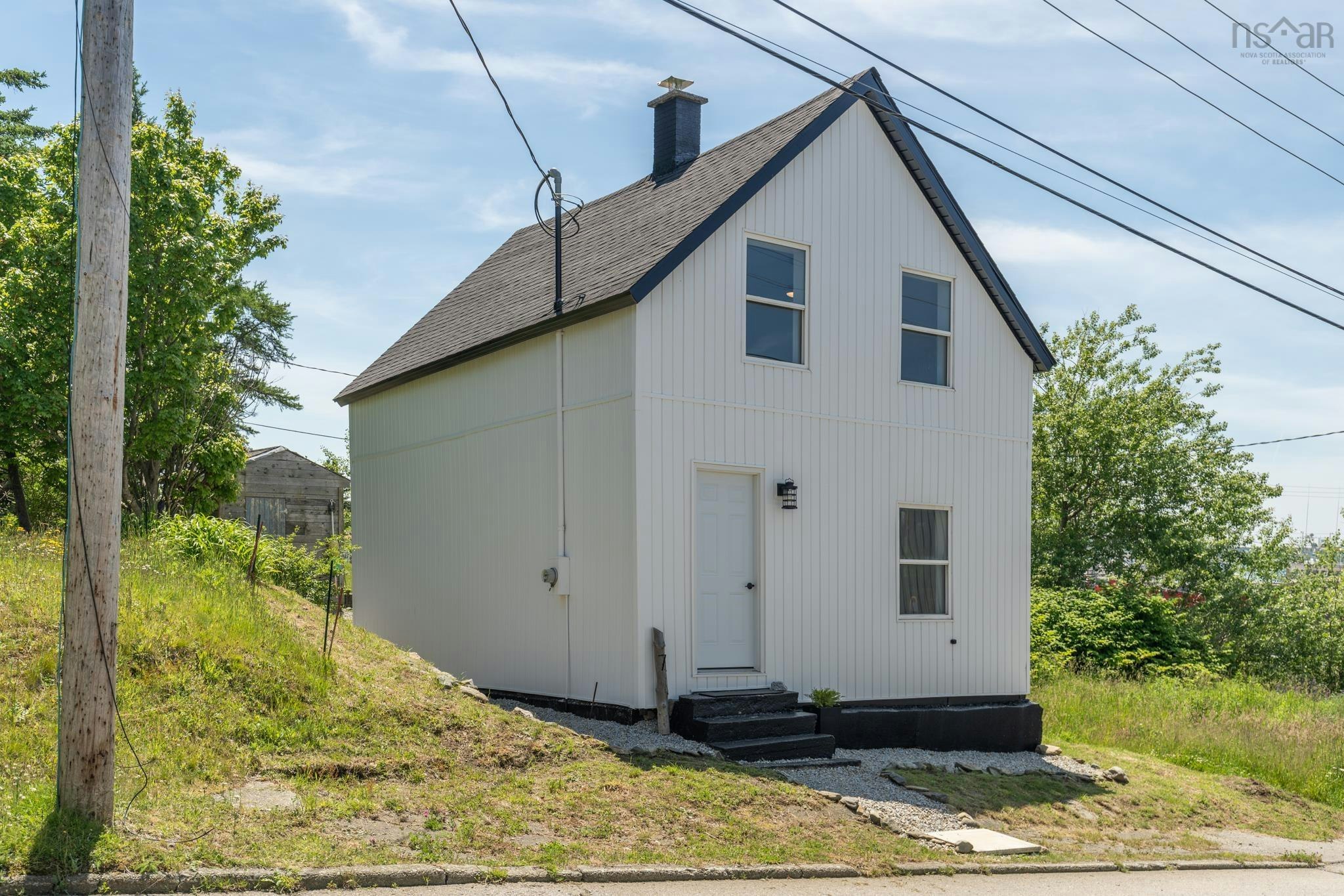 7 Pearl Street, Yarmouth, NS, B5A 3M4