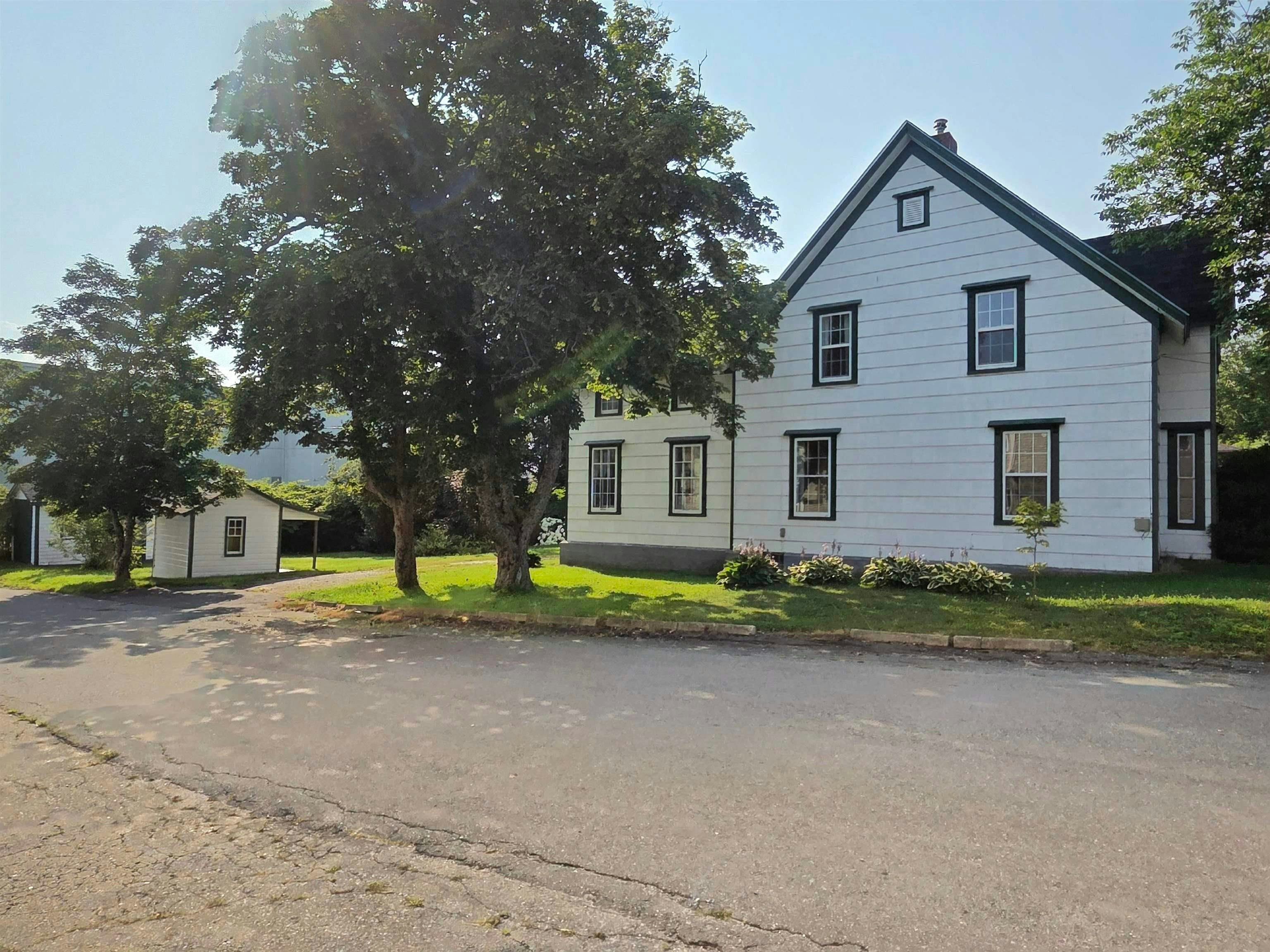 20 North Street, Lockeport, NS, B0T 1L0