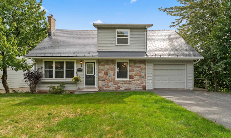8 Fox Glove Lane