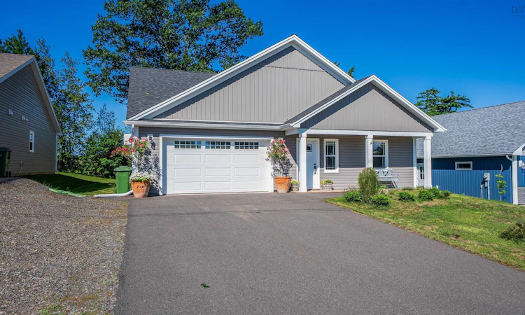 8 Covey Drive