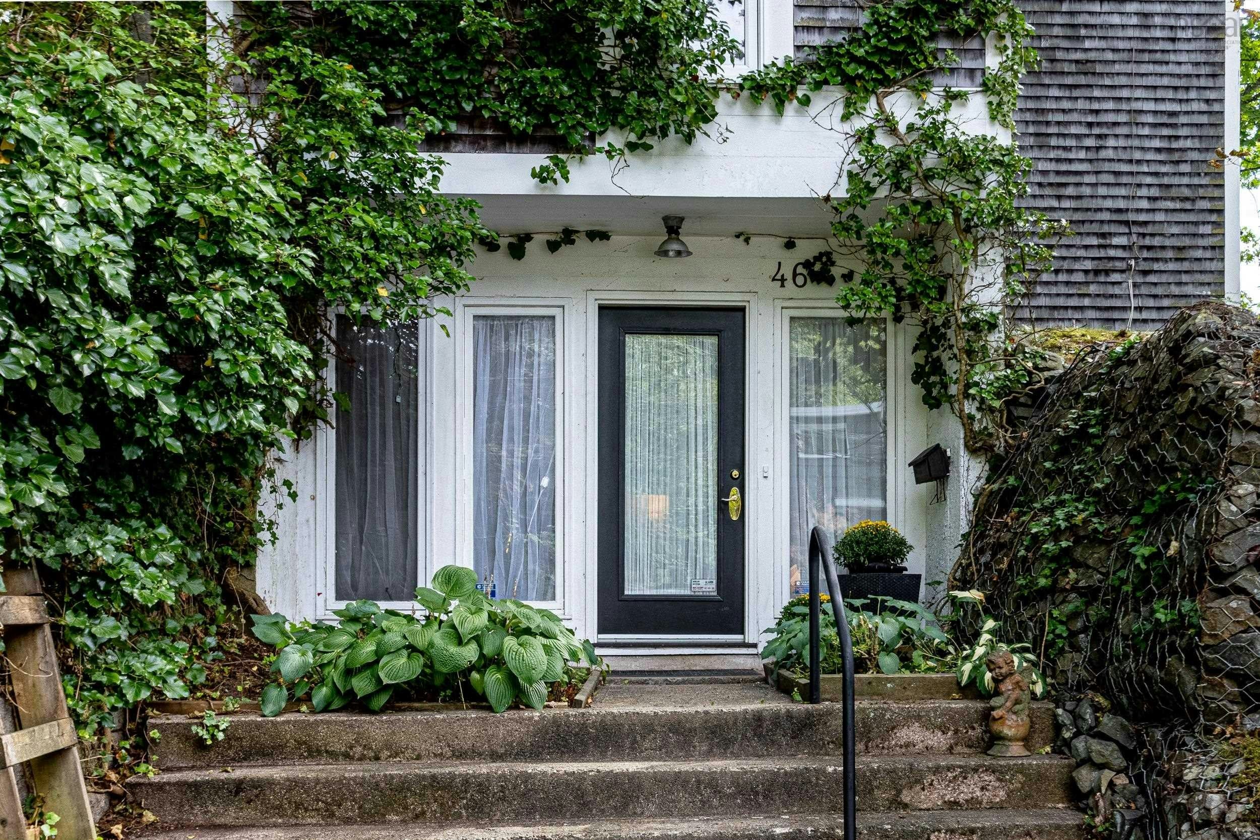 46 Old Ferry Road, Dartmouth, NS, B2Y 2E7