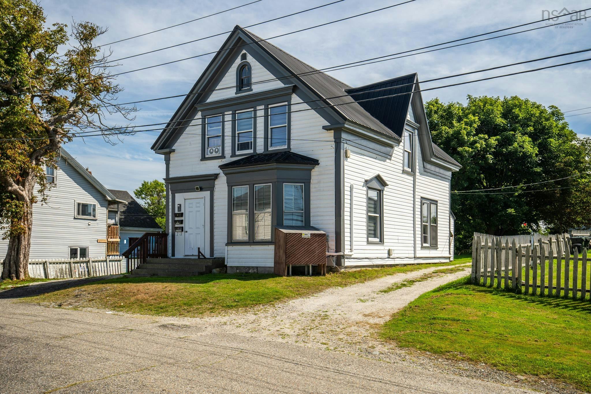 1 Butler Street, Yarmouth, NS, B5A 3Y7