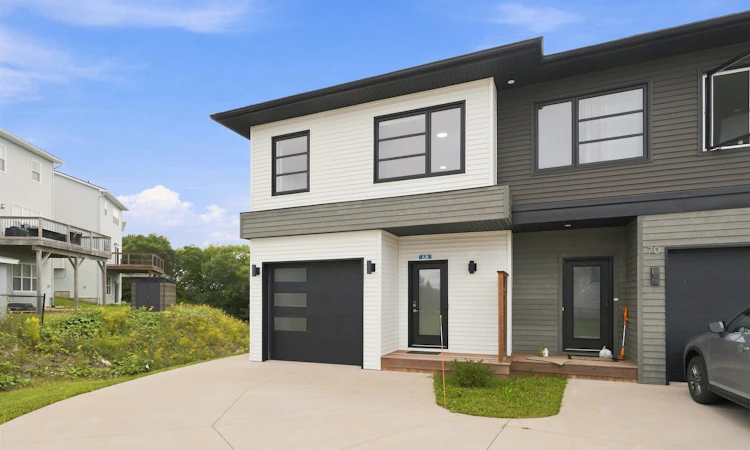 68 Grenoble Court