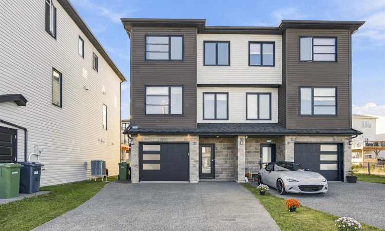 60 Grenoble Court