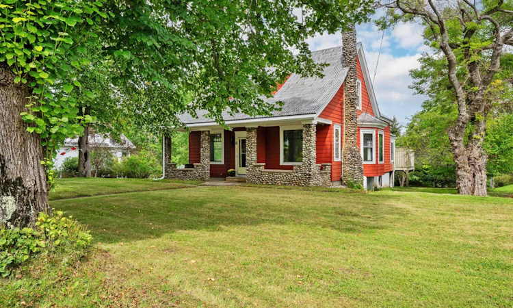 8 Maple Avenue