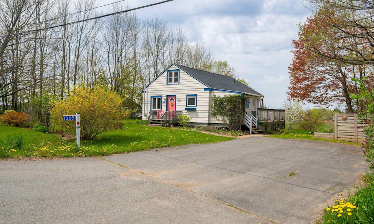 1305 Ridge Road