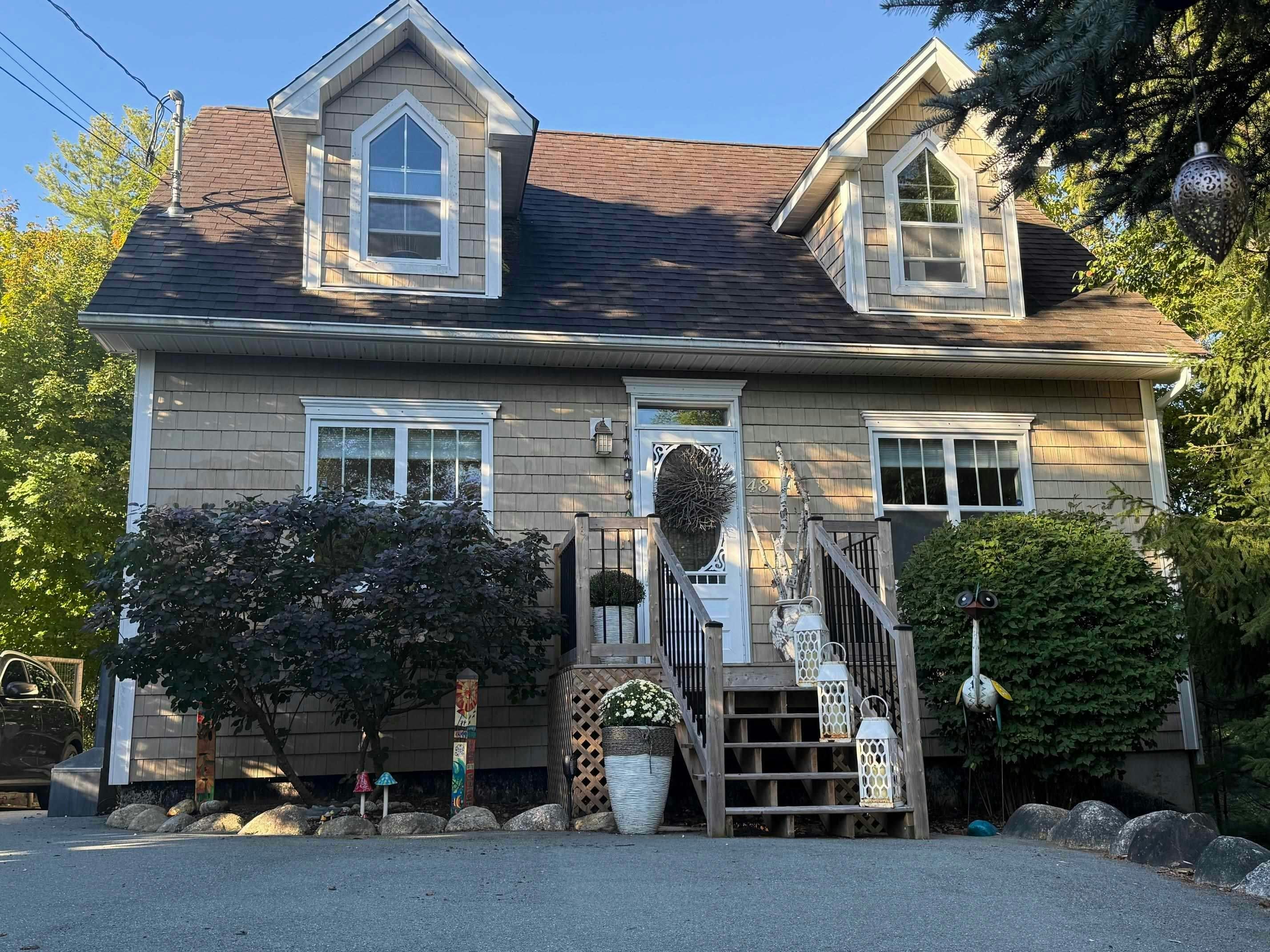 48 Pond Street, Mahone Bay, NS, B0J 2E0