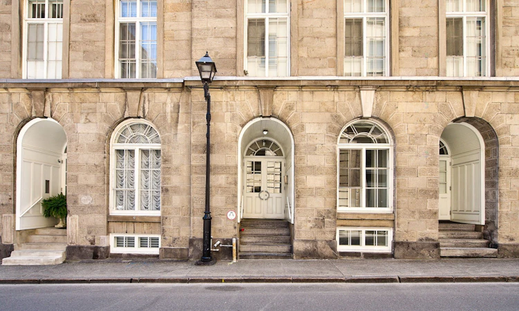 203-422 St Pierre Rue