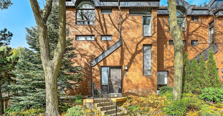 3035 Le Boulevard, Montréal, QC, H3Y 1R8 - 2