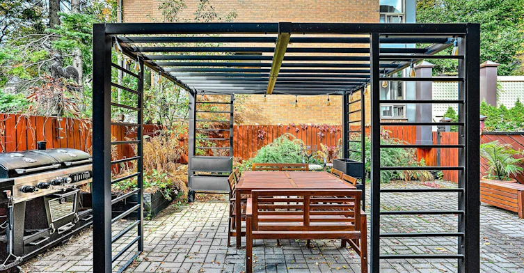3035 Le Boulevard, Montréal, QC, H3Y 1R8 - 3