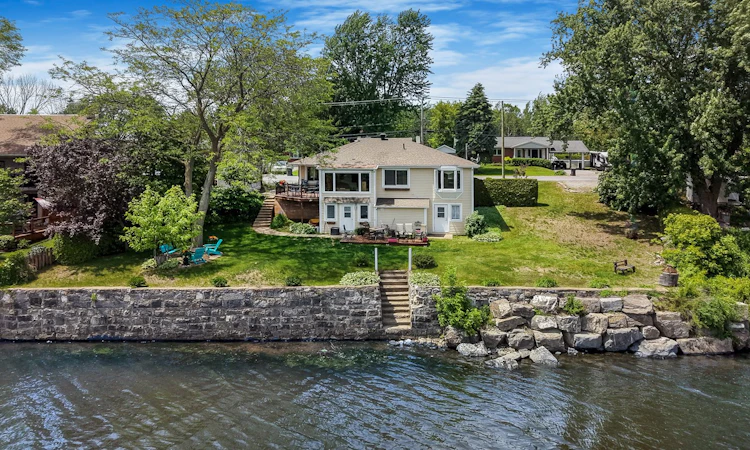 6465 Frontenac Rue