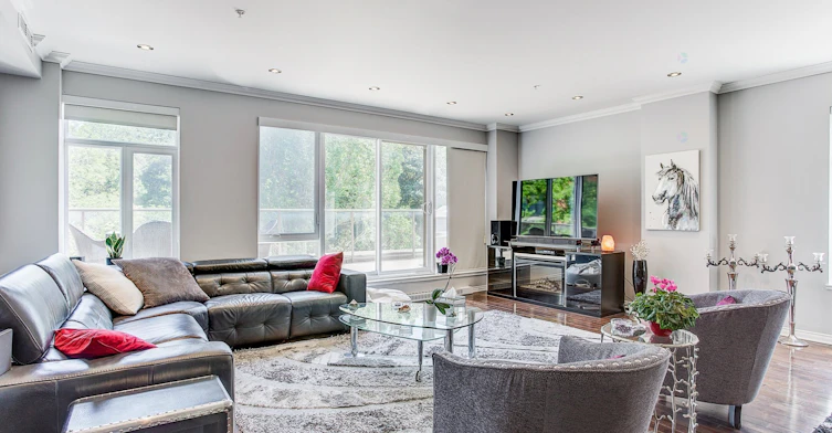 307-550 De La Côte Vertu Boulevard, Montréal, QC, H4L 1X9