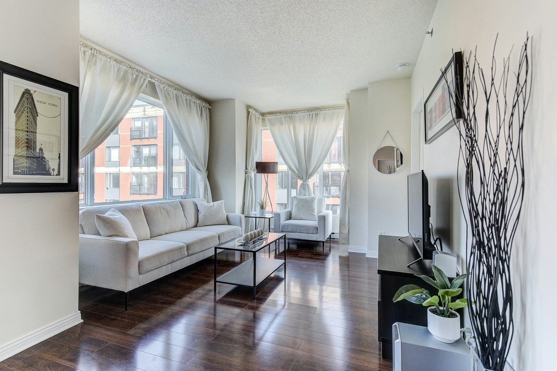 609-551 De La Montagne Rue, Montréal, QC, H3C 6S4
