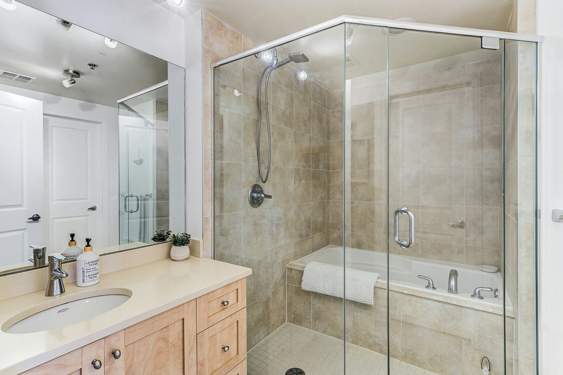 609-551 De La Montagne Rue, Montréal, QC, H3C 6S4 - 9